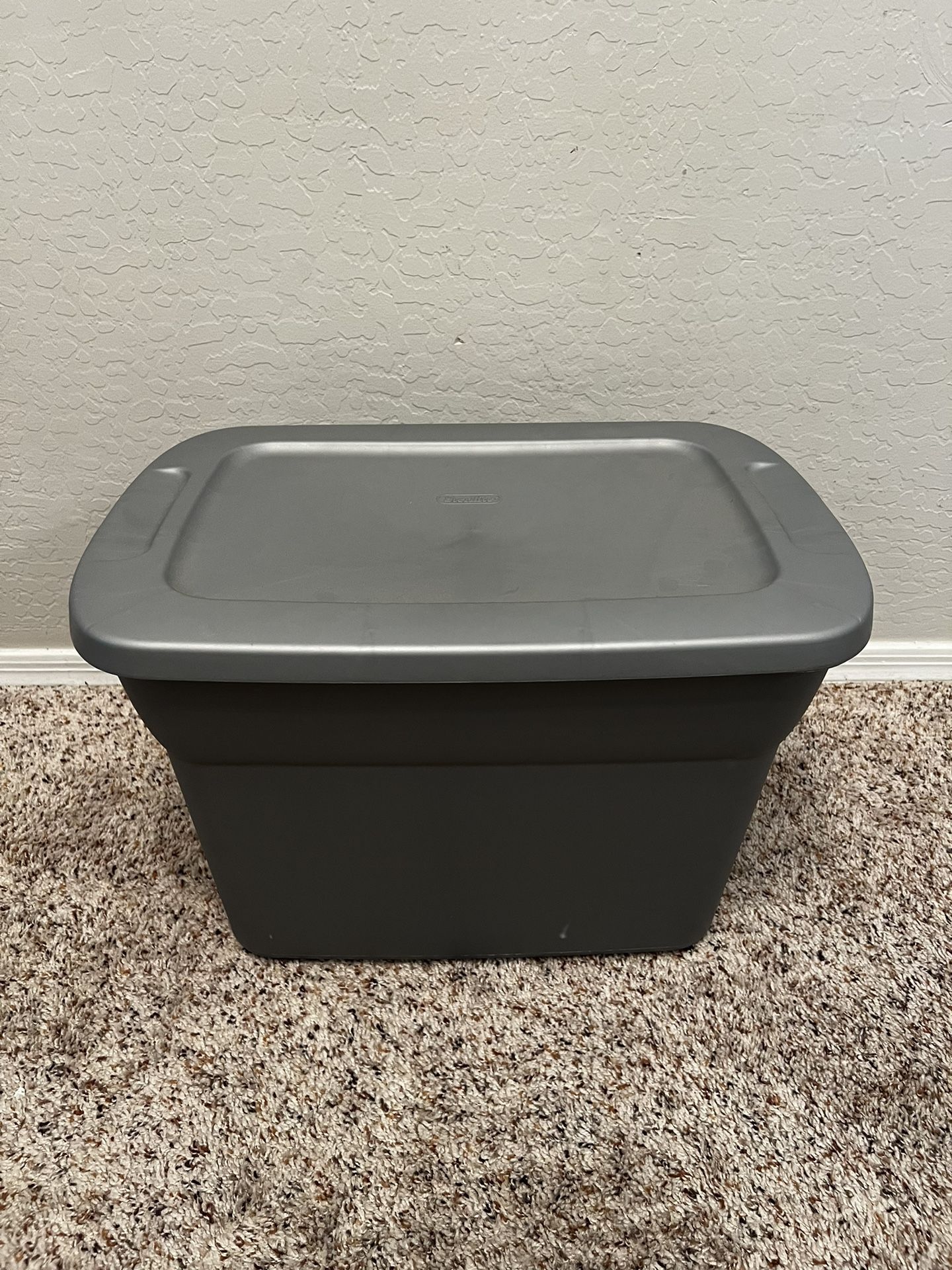 Sterilite 10 Gallon 38L Tote Box Plastic, Titanium