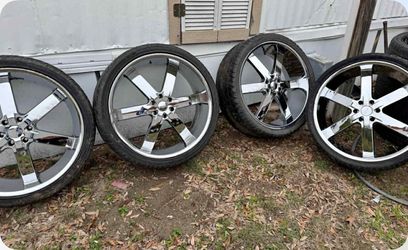 26 Inch Rims I Have 5 Of Them 6 Lug