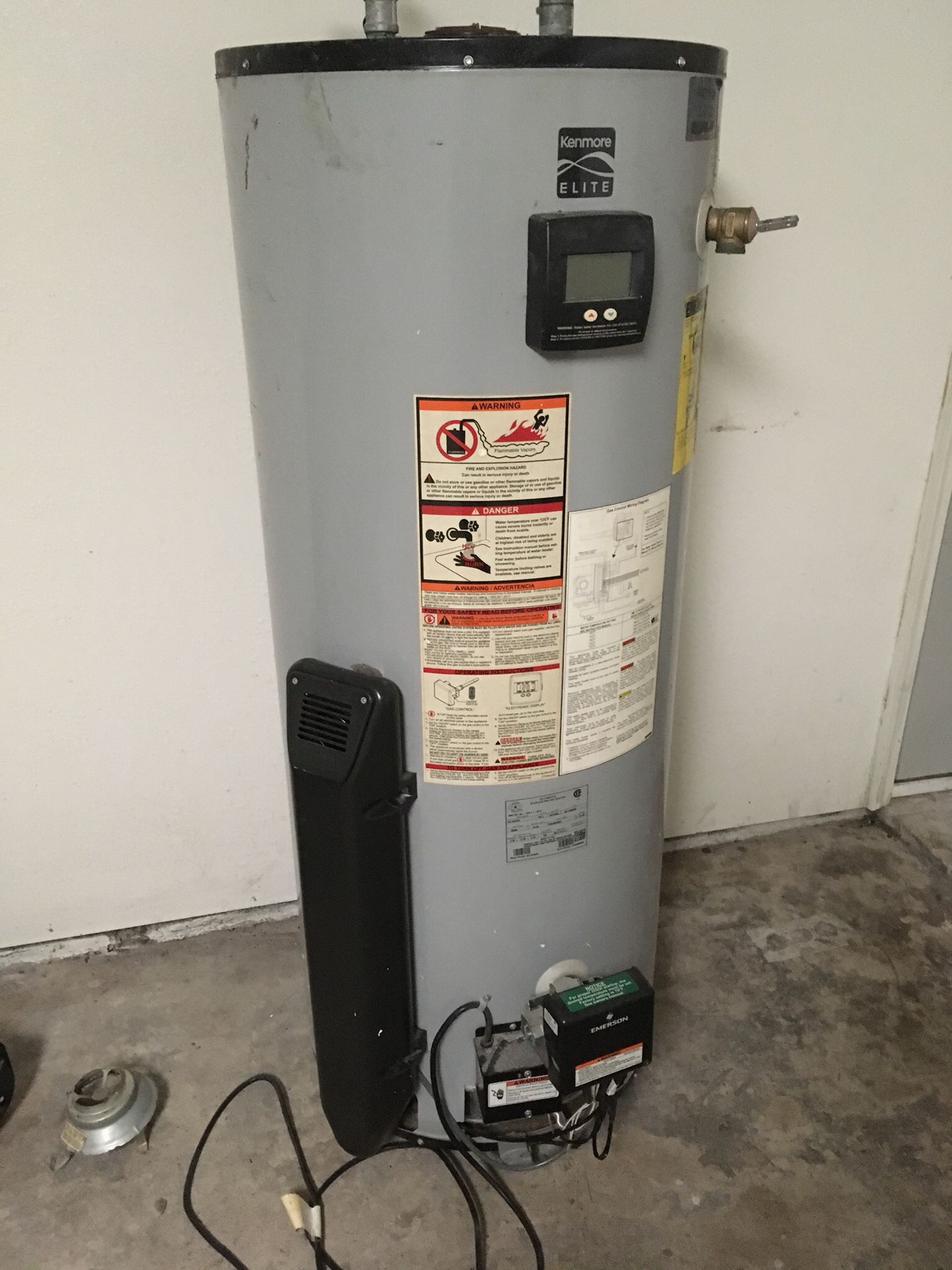 50 gallon kemore elite water heater natural model 153.332640 gas with 1 1/2 year Sear warranty part and labor