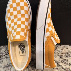 Ladies Checkered Vans Size 6