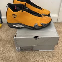 Jordan 14 Retro / University Gold Size 10.5 **IF ITS POSTED, IT’S AVAILABLE **