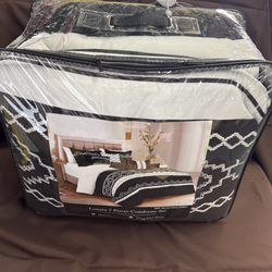 High Quality 7pc. Comforter Set