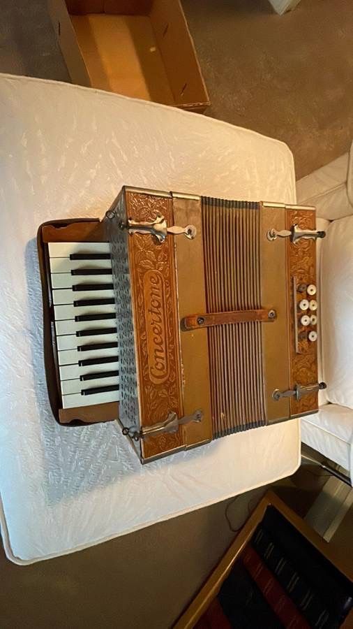 Concertone Antique Accordion