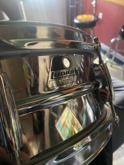 Ludwig Snare Drum With Stand And Bag 