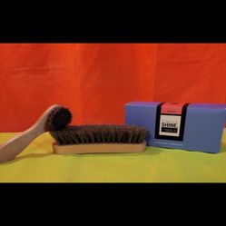 **Pallet lot** 1,490 brand new horsehair brushes