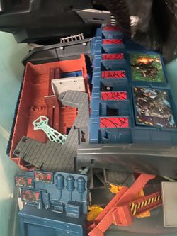 Spider-Man and Batman Playsets (AS-IS)