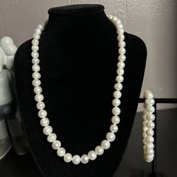 New 2 Piece Set Real Freshwater Natural Texture Pearl Necklace and Bracelet.