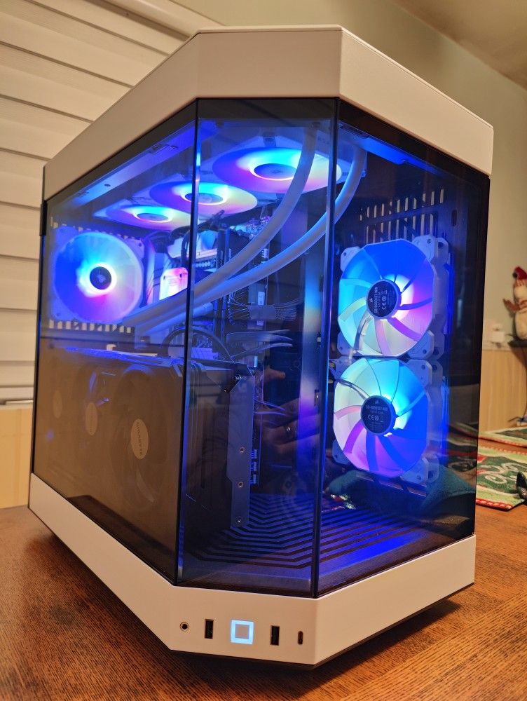Gaming PC; Nvidia RTX 4090; I9 13900k; Hyte Y60 Case; DDR5 RAM, 1tb M.2 + 2tb HDD; Z790 Mobo