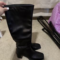 KNEE HIGH BOOTS