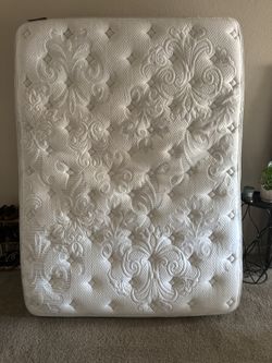 Jerome’s Queen Mattress