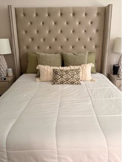 Sloane Light Gray upholstered Shelter Bed Queen 1yr old