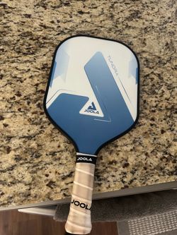 Pickleball paddle