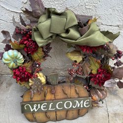 FREE/GRATIS: Decorative Owl Wooden Figure & Wreath