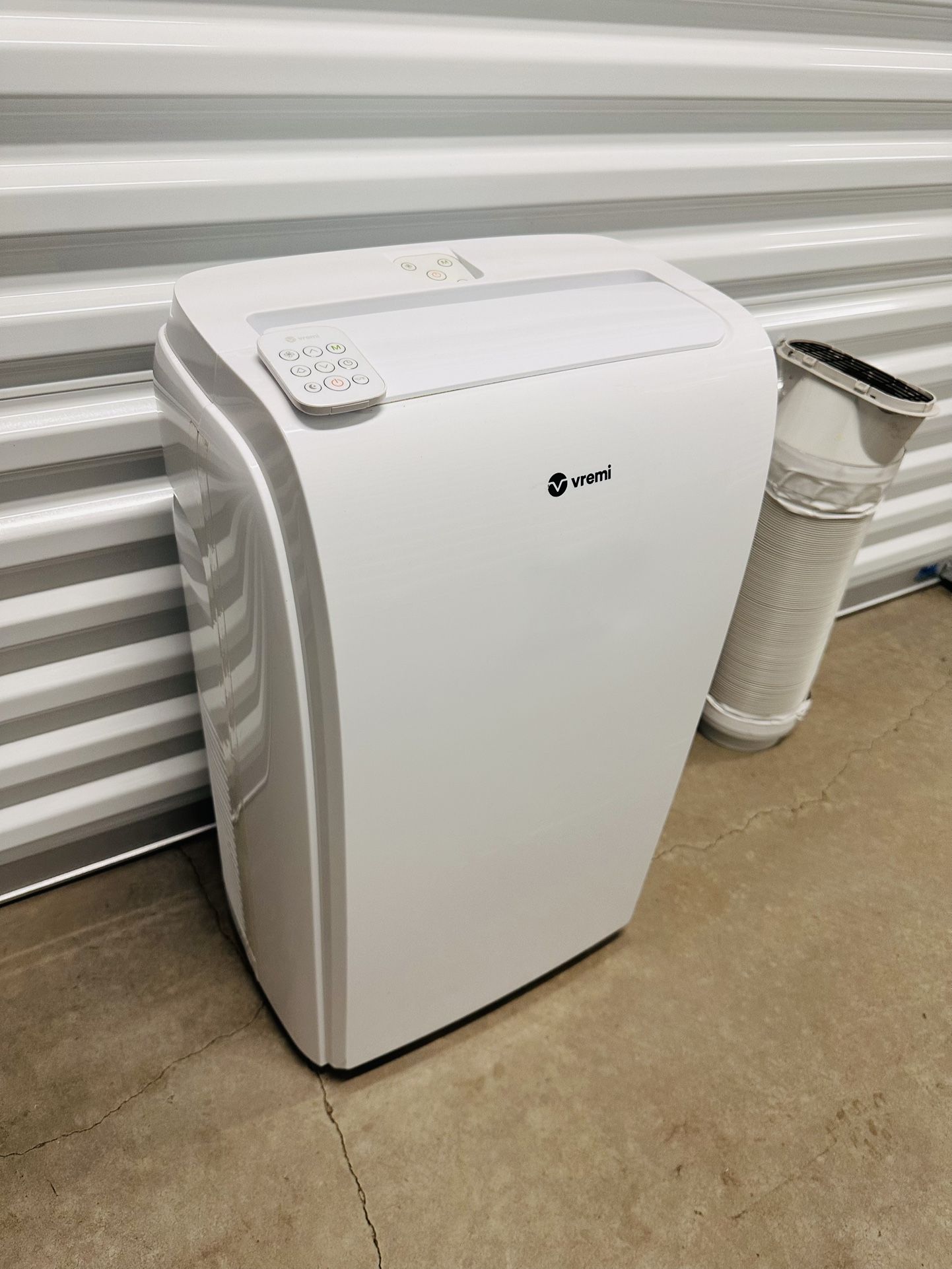 #37 Vremi 6,250 BTU Portable AC w/remote!!