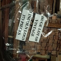 Vintage Lincoln Logs