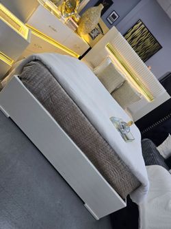 ✨️ King, Cal King, Queen Bed Frame ✨️ Furniture Sectionals, Bedrooms, Dining Avail