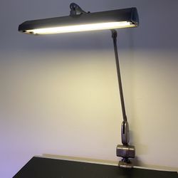 Vintage MCM Dazor Floating Architectural Desk Light Modell 2134