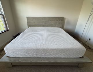 King Size Light Gray Wood Platform Bed Frame + 12” Gel Memory Foam Mattress