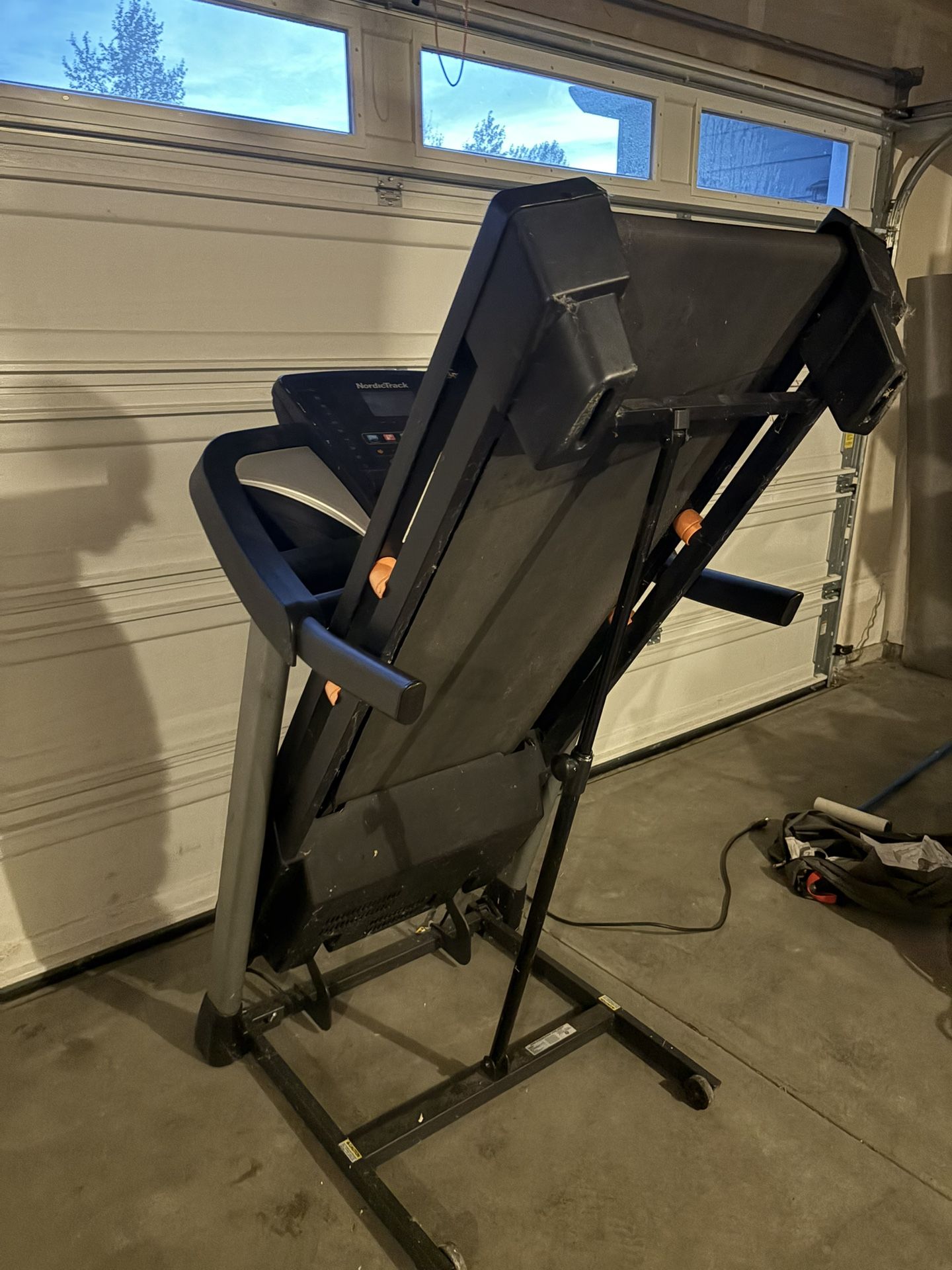 PENDING* FREE - Working Treadmill
