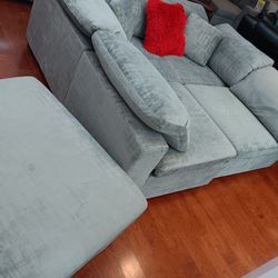 *Weekly Feature!!!*---Flexible Lima Fabric Sectional Sofa W/Ottoman---Now $599!!!---Delivery/Financing Available🫡