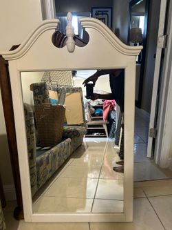 Moving Sale – Decorative White Mirror – Clean Condition – Airbnb Decor