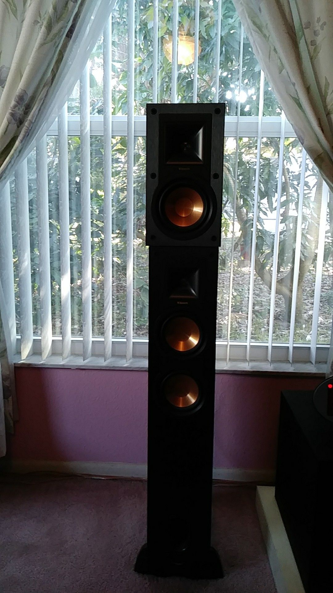 2 Klipsch towers speakers R-15F R-24F