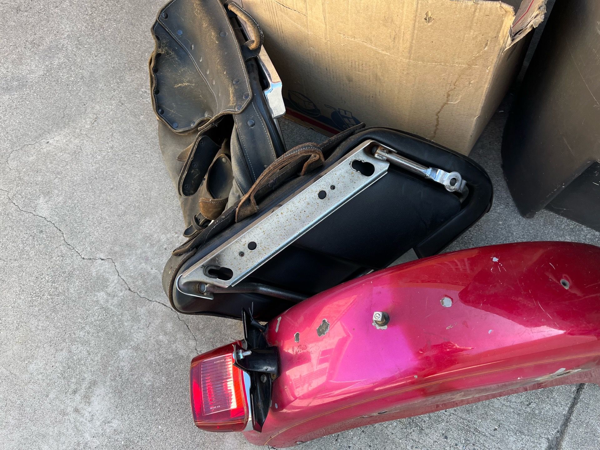 Dyna rear fender and bags 1995 to 2005