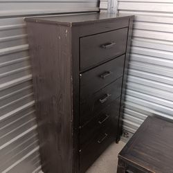 Dresser