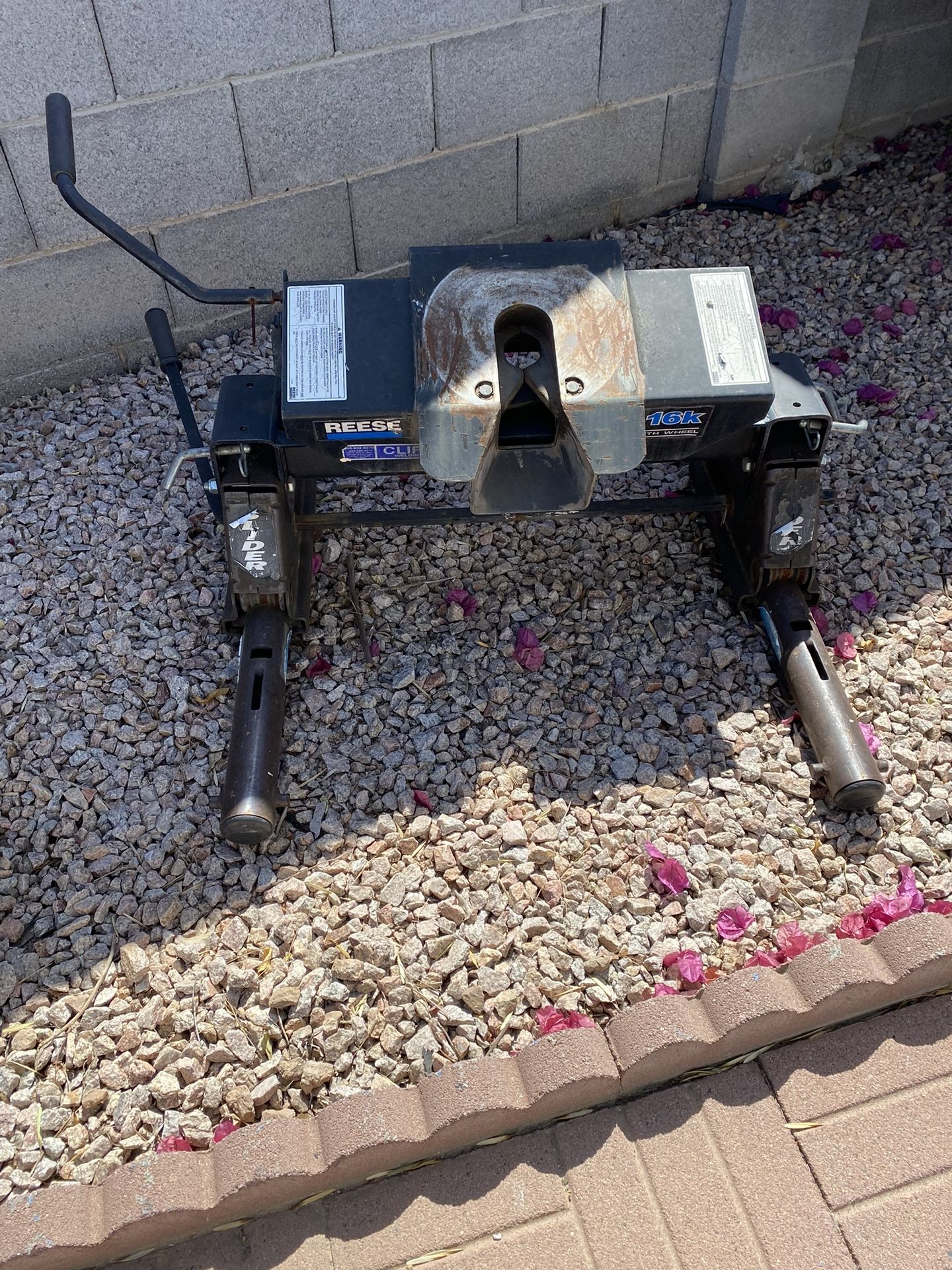 Reese 16k Slider 5th Wheel Trailer Hitch