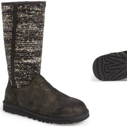 UGG Women’s Camaya Boot Size 8