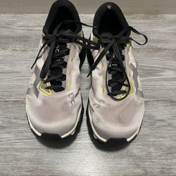 On Cloud Cloudmonster Hyper