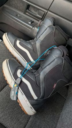 Vans encore OG snowboard boot pair size 7 good condition snowboard boots women's seven ladies womens
