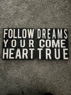 2 black/white wall art