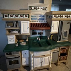 Deluxe 2 Play Kitchen 