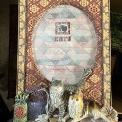 POPULAR IMPORTS 2000 LARGE 3D RESIN (FEATURES CATS) PICTURE FRAME HAND PAINTED