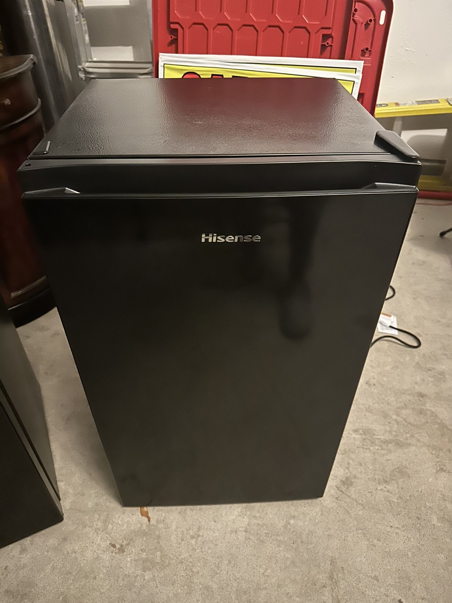 Hisense Mini Fridge