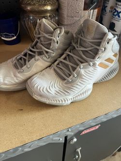 Adidas Men’s Basketball Shoes Sneakers Size 8.5 Great Condition Only Used Indoors 