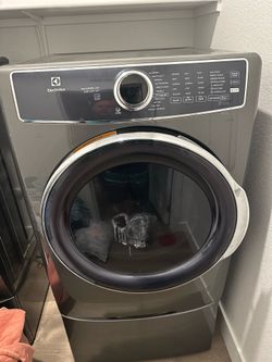 Electrolux Electric Dryer with Steam