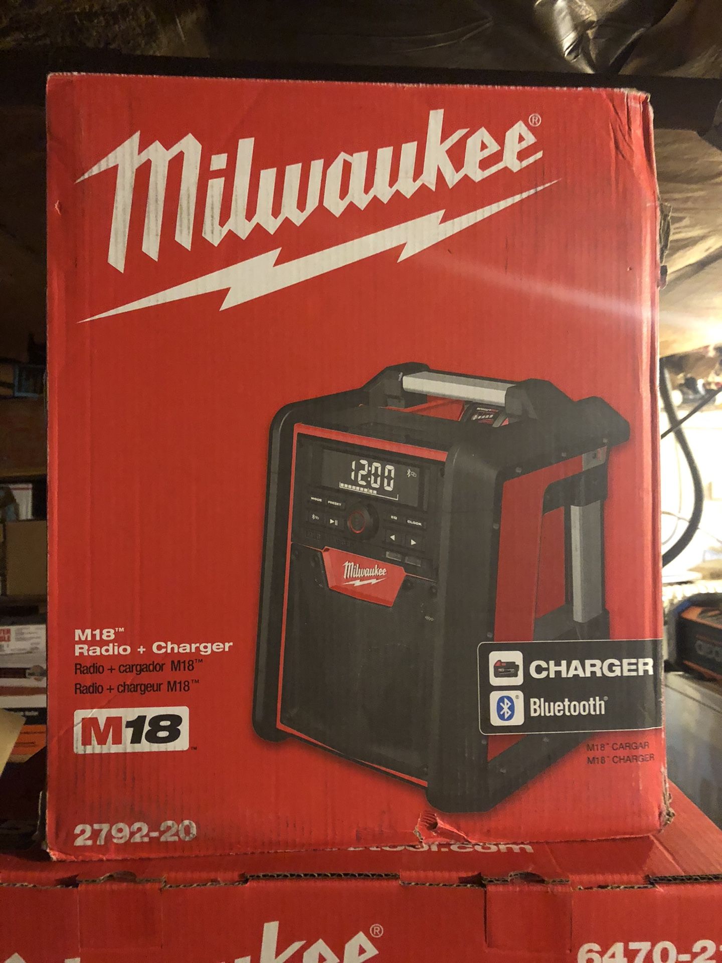 Milwaukee M18 Jobsite Radio & Charger 