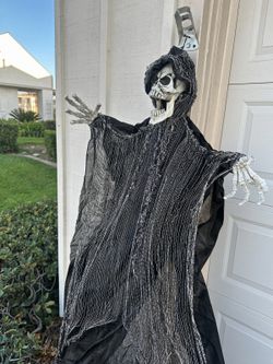 Hanging Grim Reaper Halloween decoration