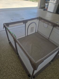 Play pen