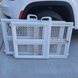 2 Baby Gates 