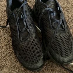 boys nike running shoe