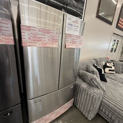 SAMSUNG REFRIGERATOR