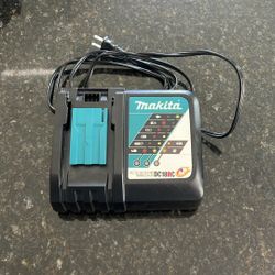 Makita 18V Charger