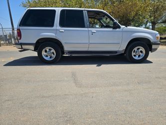 1999 Ford Explorer