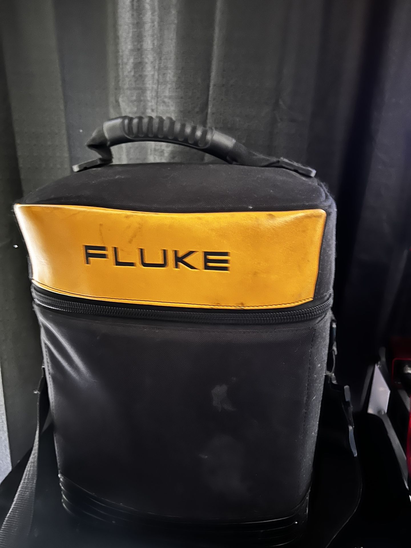 Fluke 1550B MEGOHMMETER NEED TO SELL FAST
