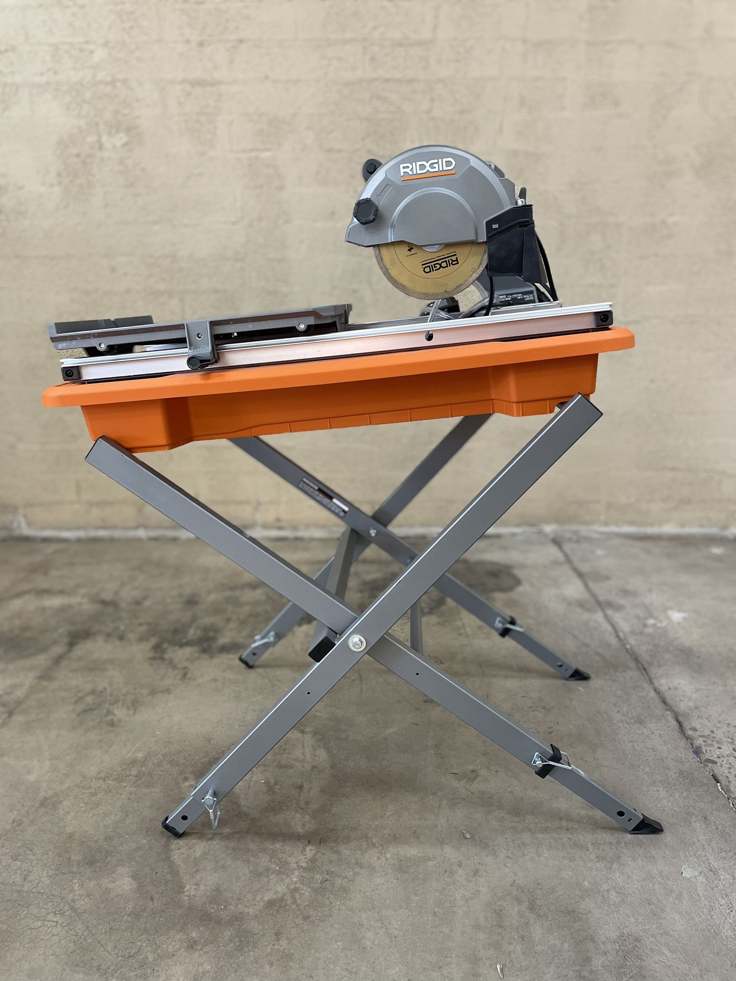 RIDGID 9 Amp 7 in. Blade Corded Wet Tile Saw with Stand