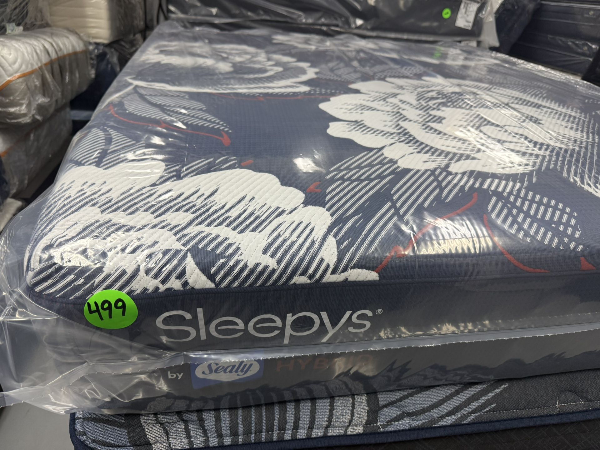 QUEEN SIZE SLEEPY’S HYBRID MATTRESS & BOX SPRING BED SET