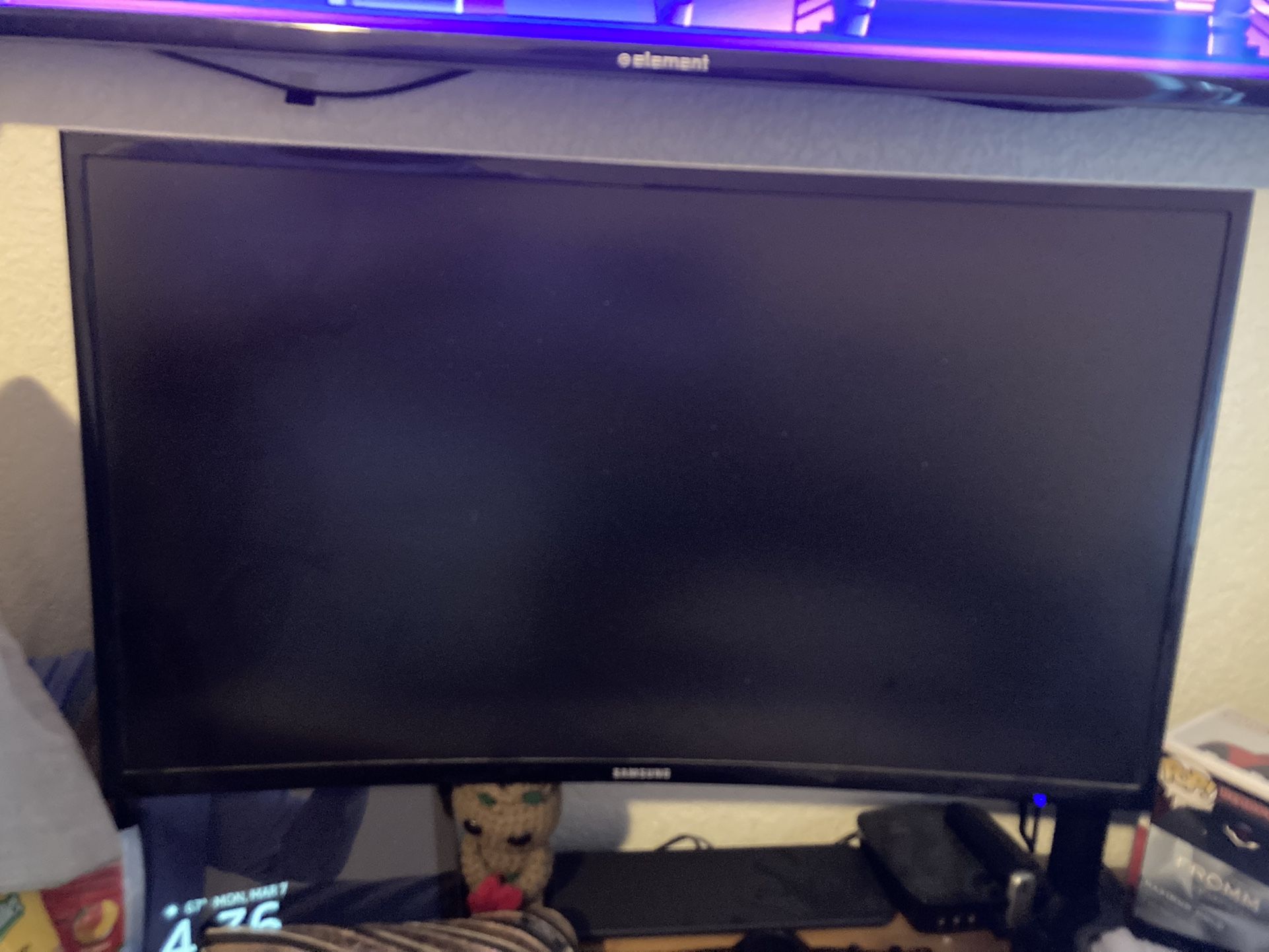 Samsung Curved 28 Inch Moniter